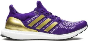 Adidas x UW UltraBoost Washington Huskies sneakers Purple