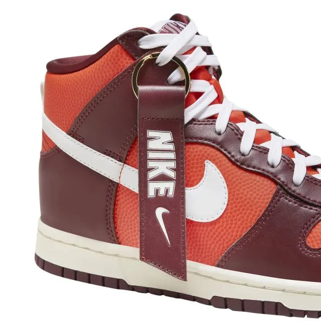 Nike dunk high wmns be true to her school