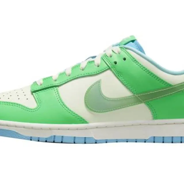 Nike dunk low green shock