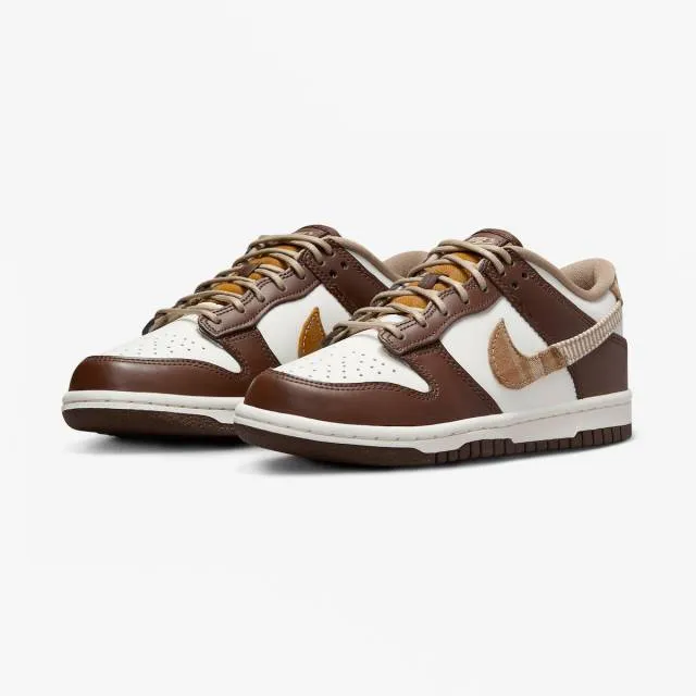 Nike dunk low gs (plaid brown/ brown/ sail/ multi-color/ cacao wow/ metallic gold/ khaki) big kids 3