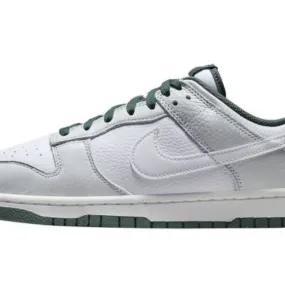 Nike dunk low photon dust vintage green