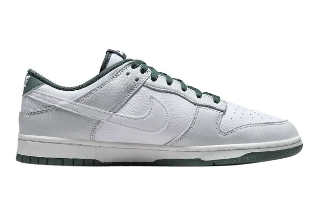 Nike dunk low photon dust vintage green