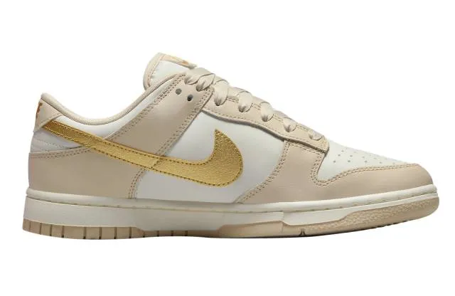 Nike dunk low wmns gold swoosh