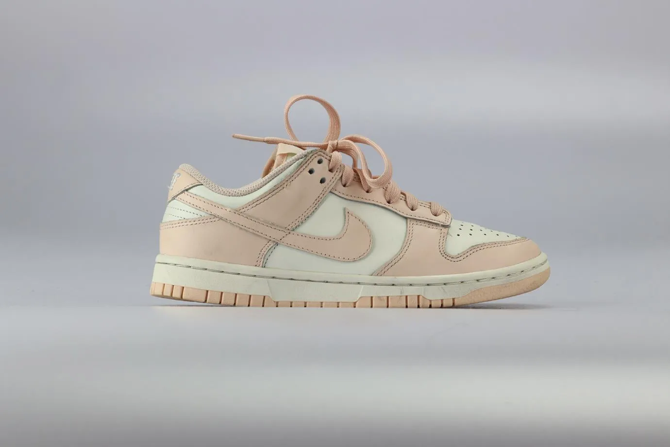 NIKE KIDS GIRLS DUNK LOW ORANGE PEARL LEATHER SNEAKERS EU 36 UK 3