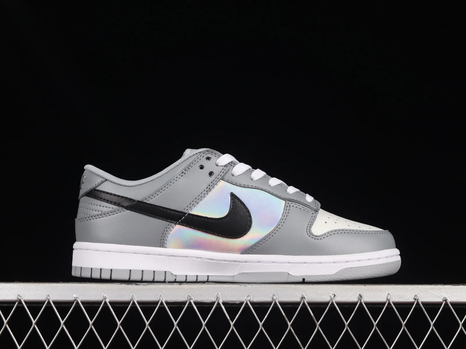 Nike SB Dunk Low Alien Dark Grey White Black CV0811-020