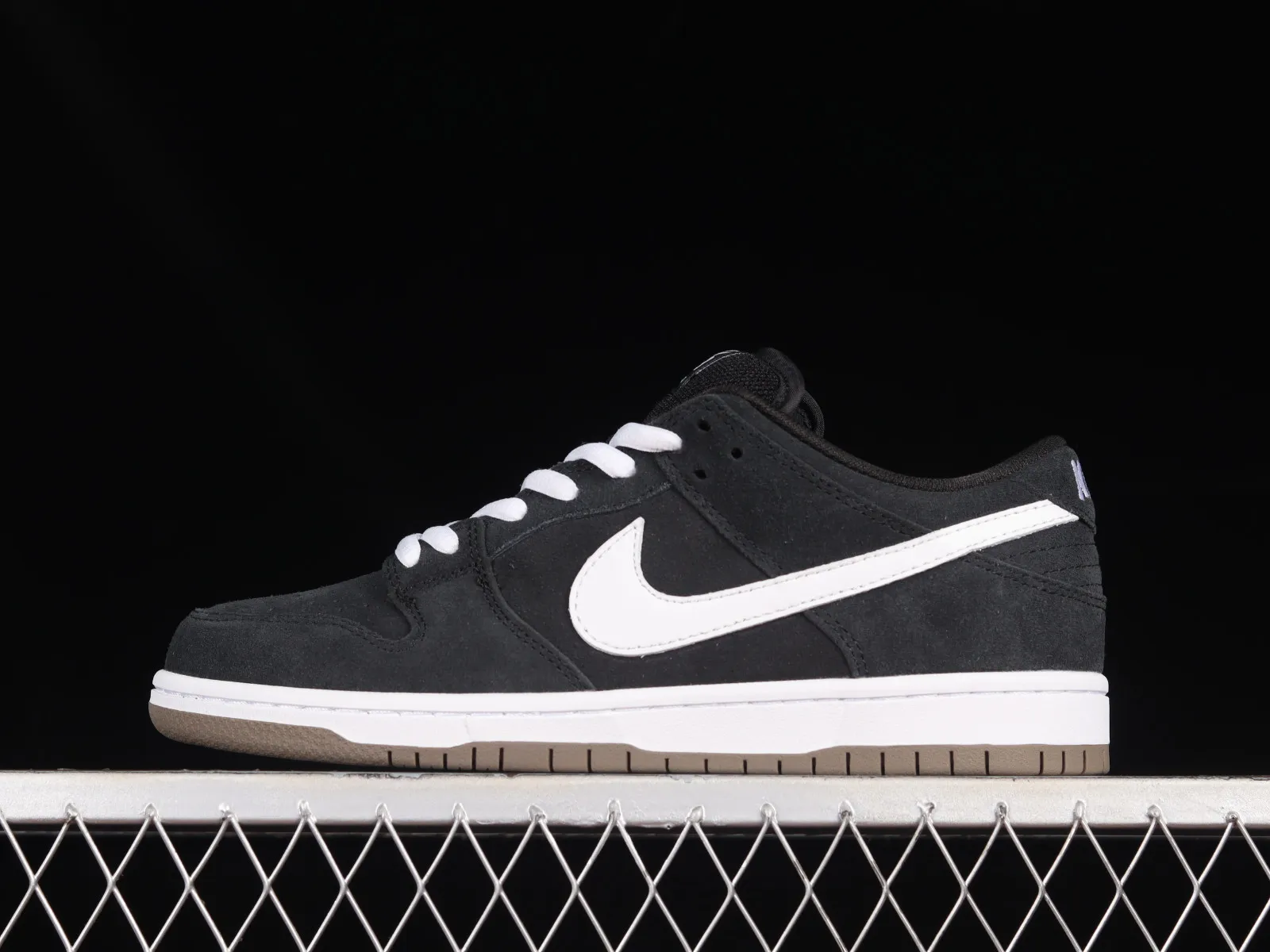 Nike SB Dunk Low Black White 304292-016