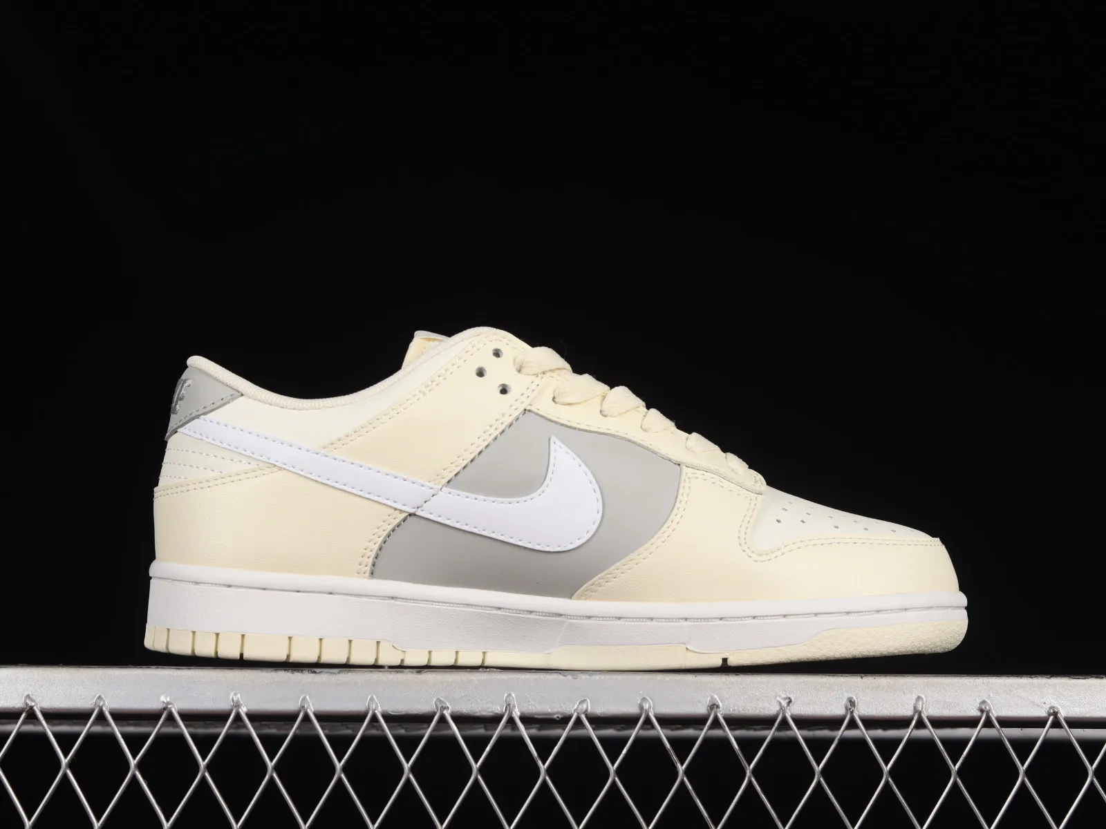 Nike SB Dunk Low Cream White Light Grey DD8052-112