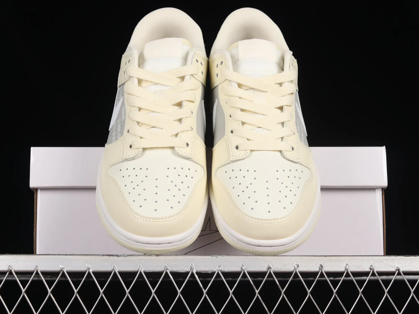 Nike SB Dunk Low Cream White Light Grey DD8052-112