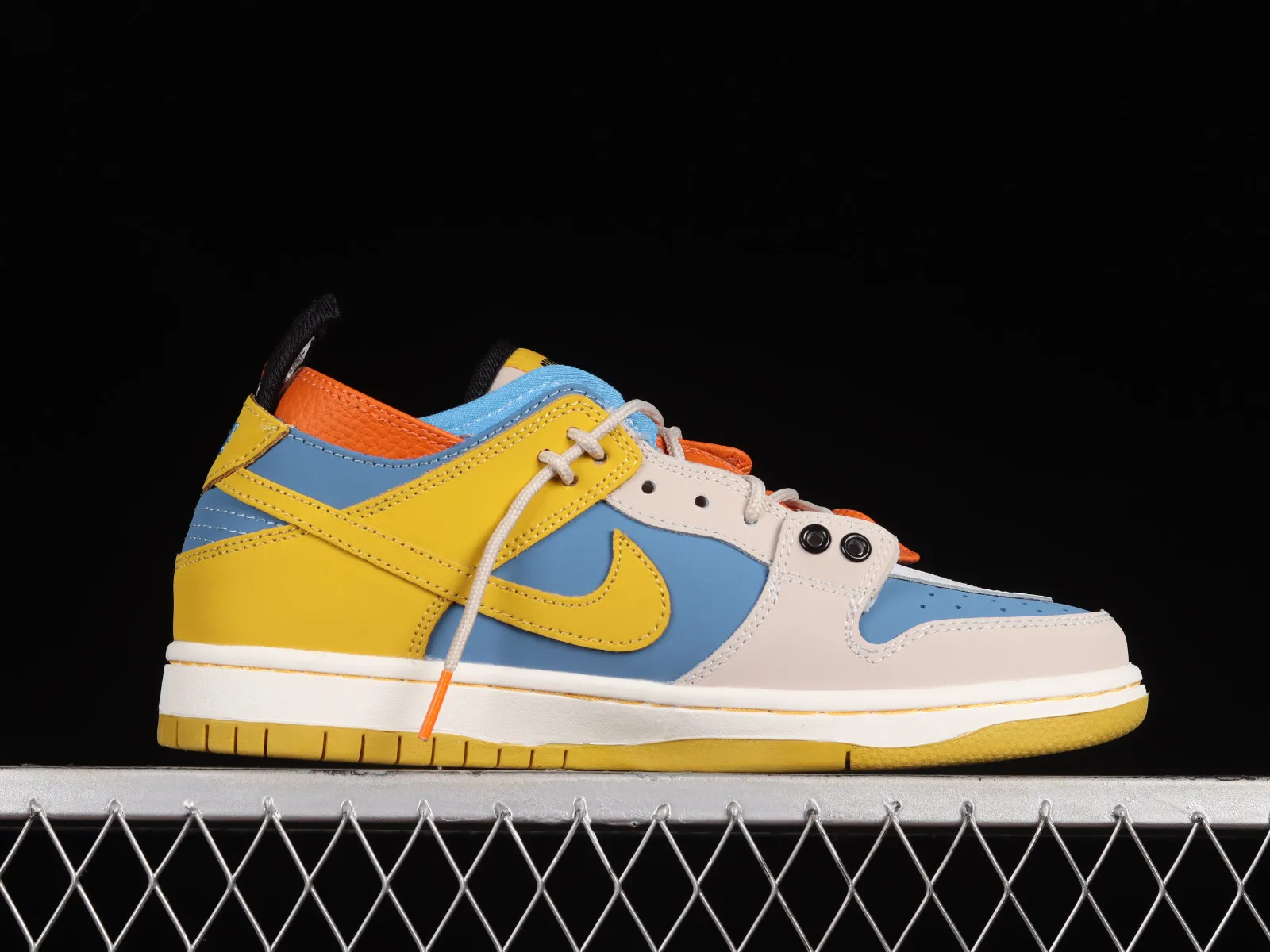 Nike SB Dunk Low Gold Blue Orange BQ6817-037