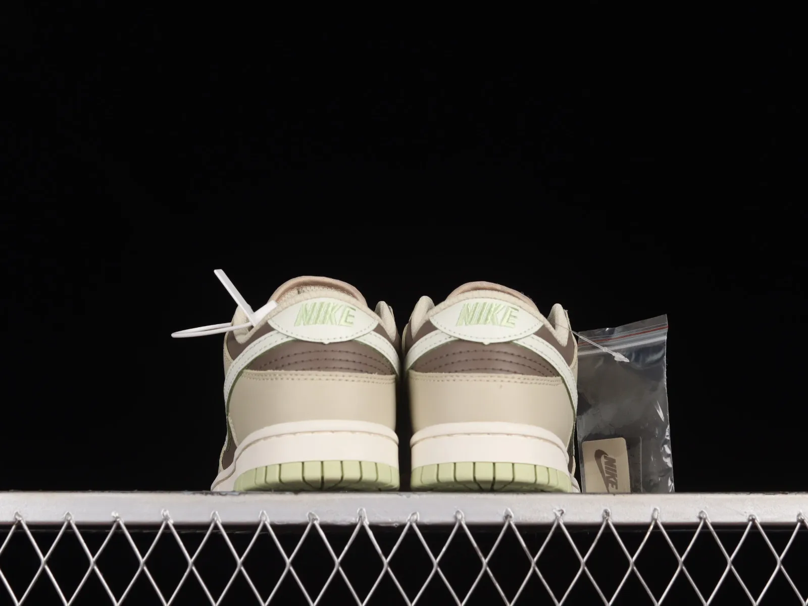 Nike SB Dunk Low Khaki Green Cream White FB4961-012