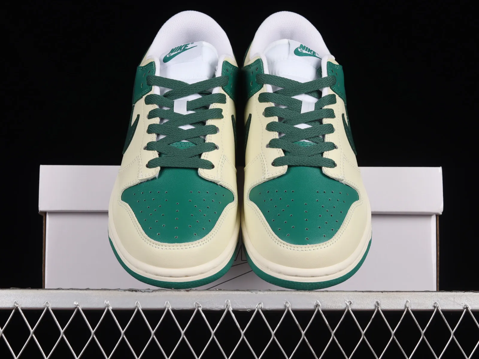 Nike SB Dunk Low New Years Fortune Green Cream TM3696-256