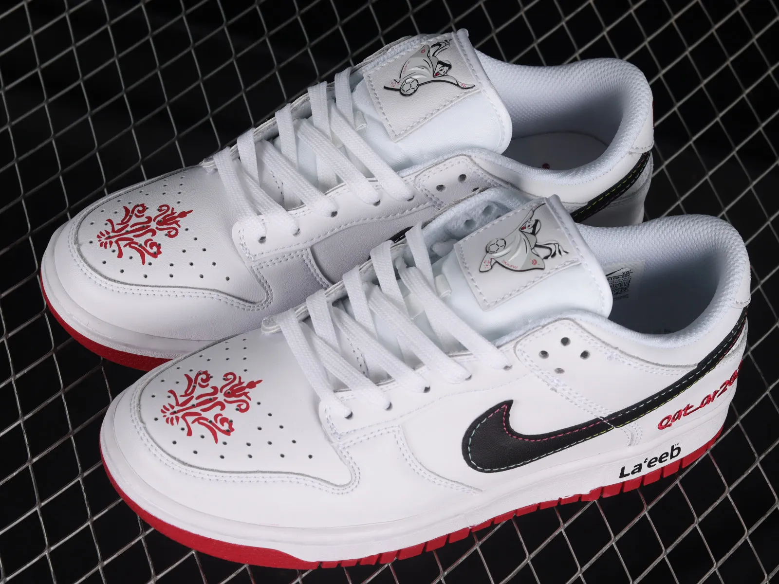 Nike SB Zoom Dunk Low x La eeb White Red Black DJ6188-006