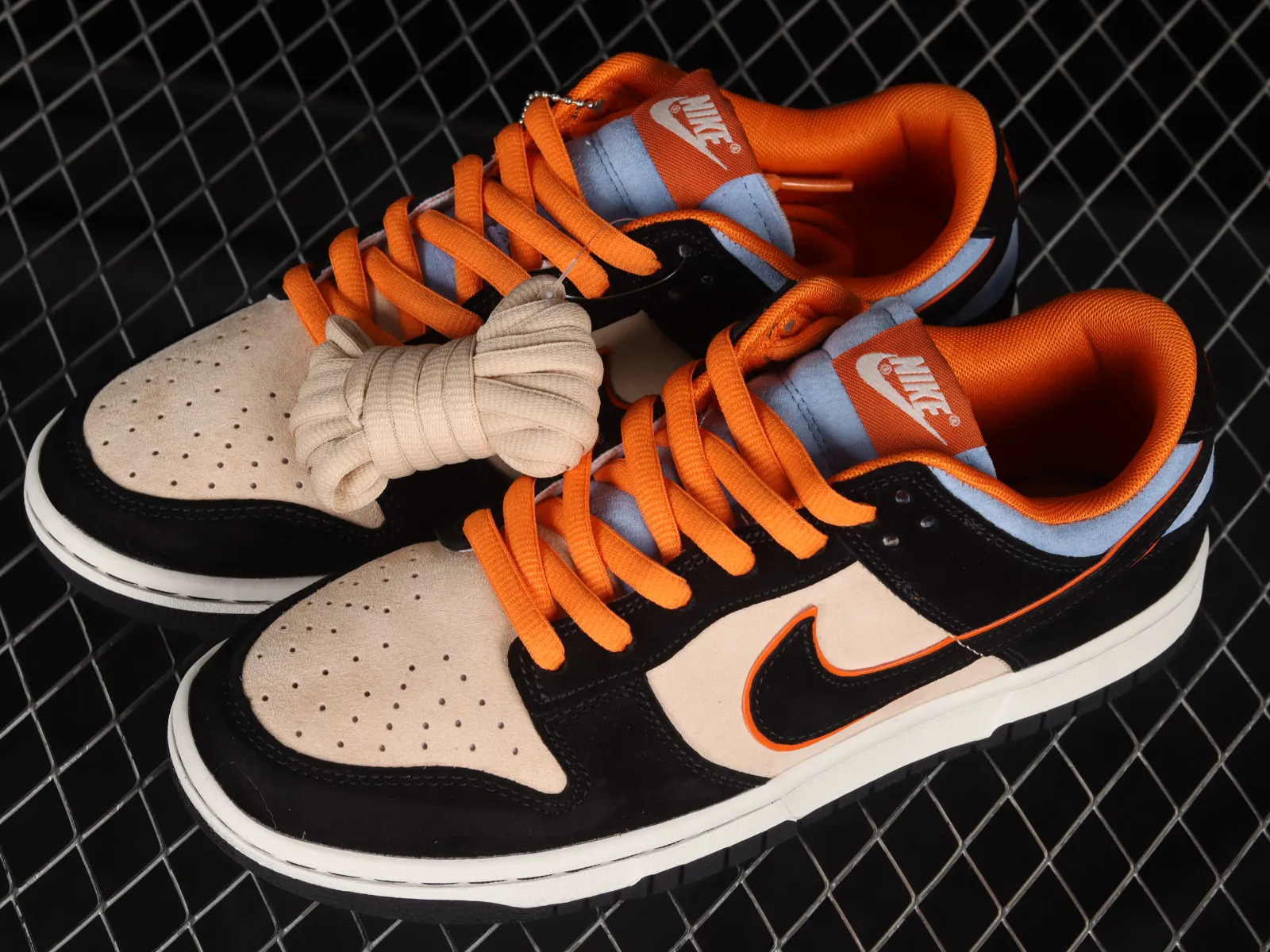 Otomo Katsuhiro x Nike SB Dunk Low Steamboy OST Beige Orange Blue Black LF0039-027