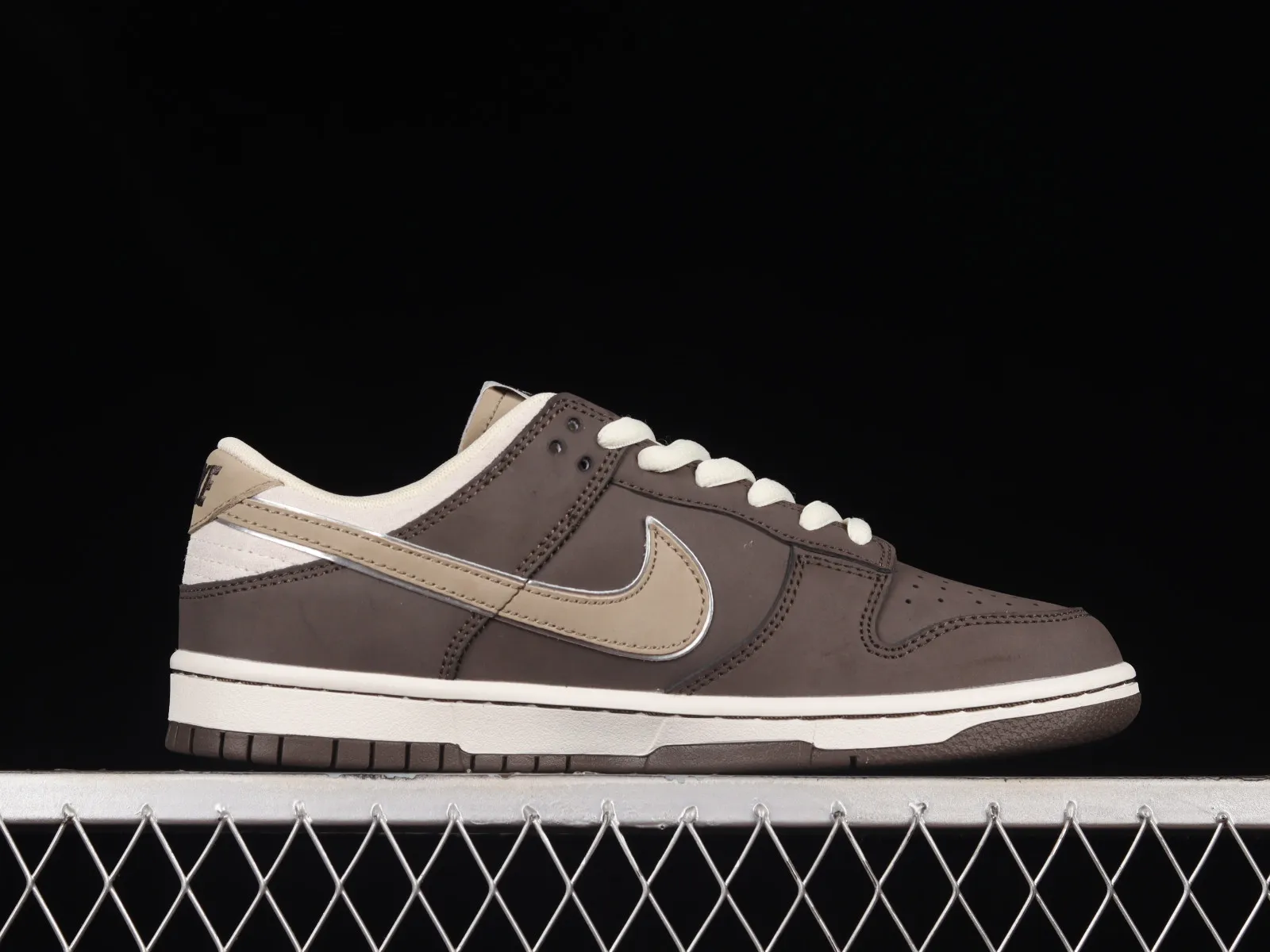 Otomo Katsuhiro x Nike SB Dunk Low Steamboy OST Chocolate White LF0039-032