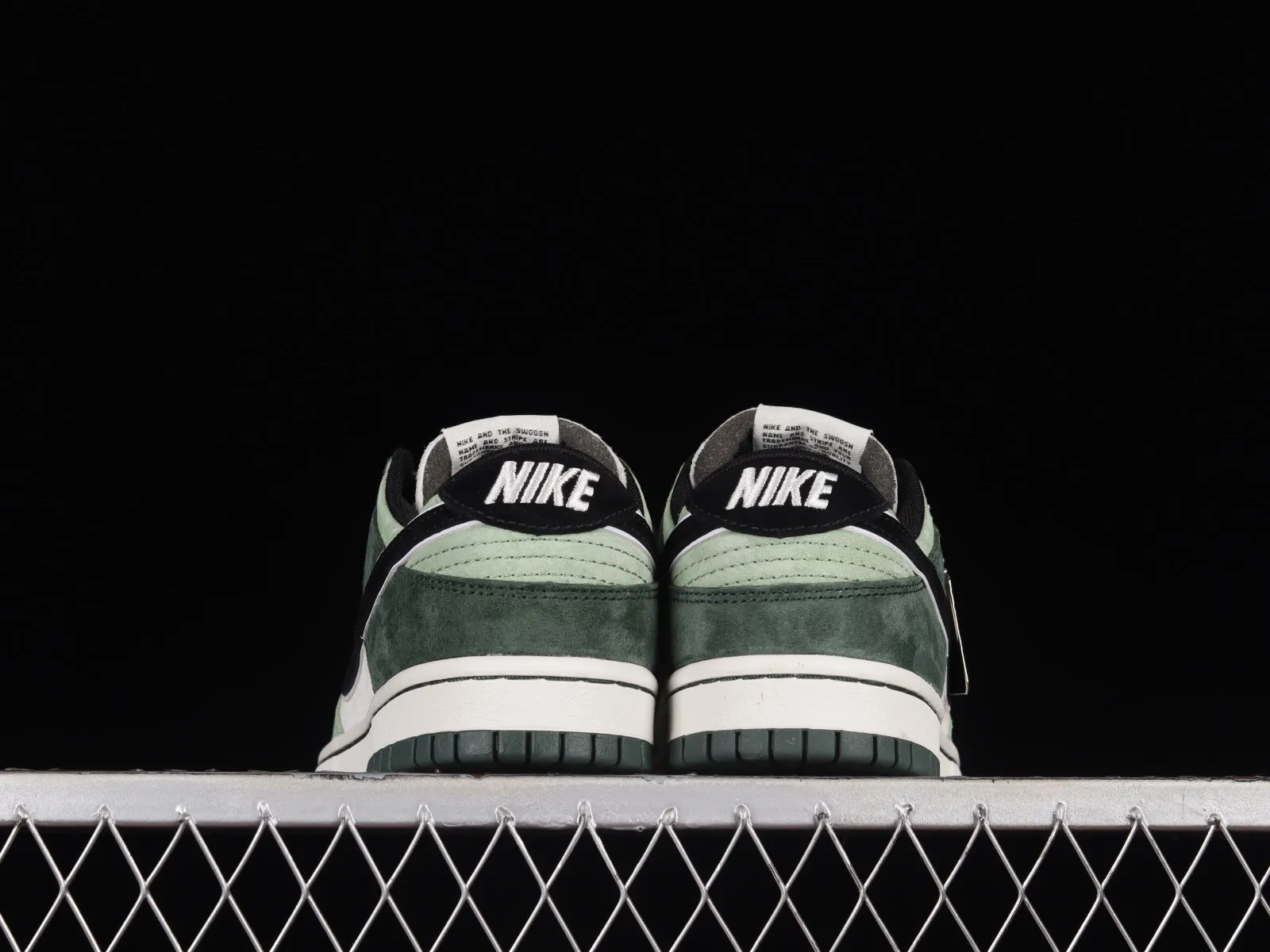 Otomo Katsuhiro x Nike SB Dunk Low Steamboy OST Green Black LF0068-001