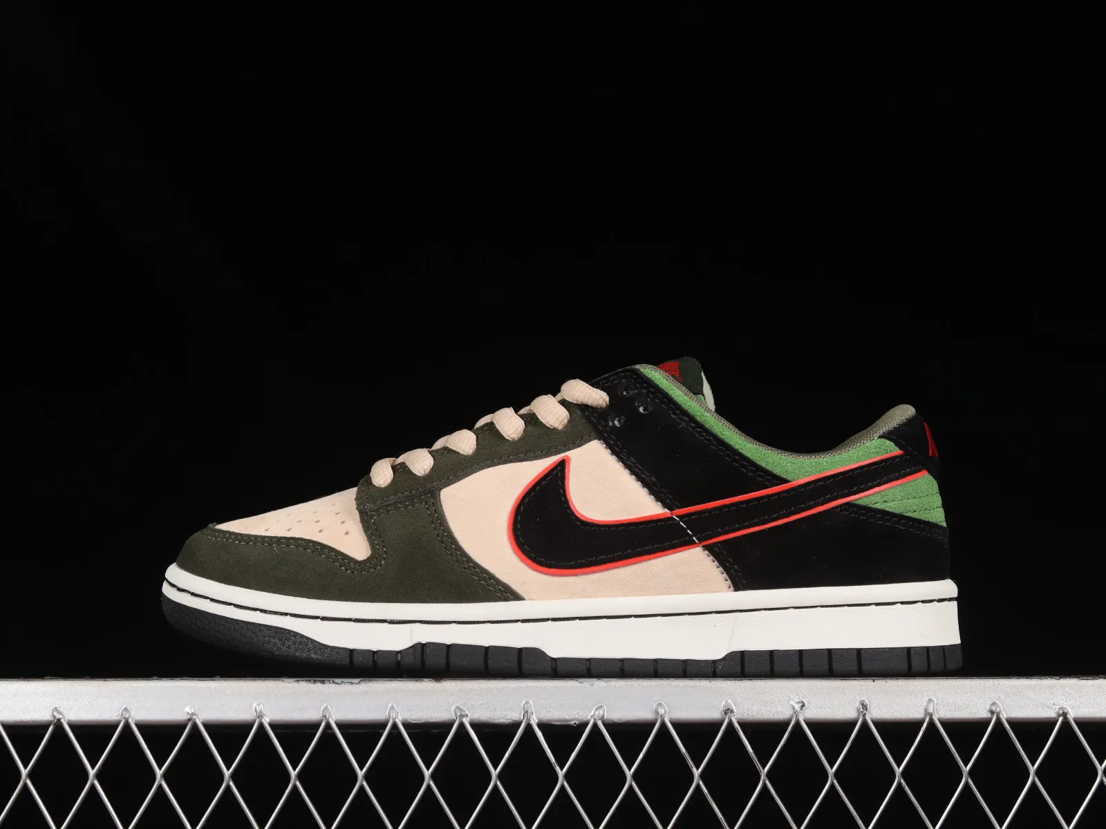 Otomo Katsuhiro x Nike SB Dunk Low Steamboy OST Green Black Red LF0039-025