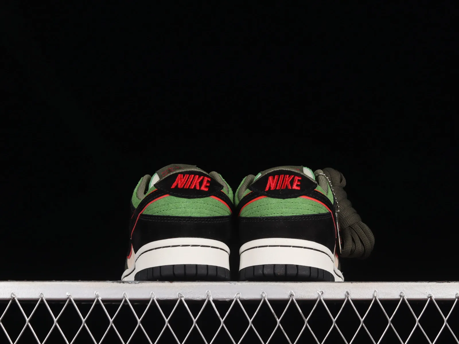 Otomo Katsuhiro x Nike SB Dunk Low Steamboy OST Green Black Red LF0039-025