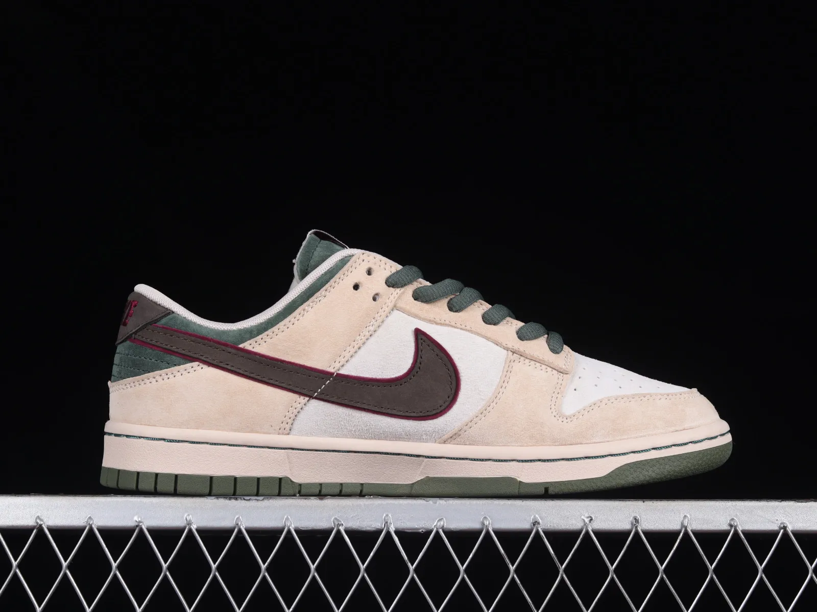 Otomo Katsuhiro x Nike SB Dunk Low Steamboy OST Green Dark Red LF0039-029