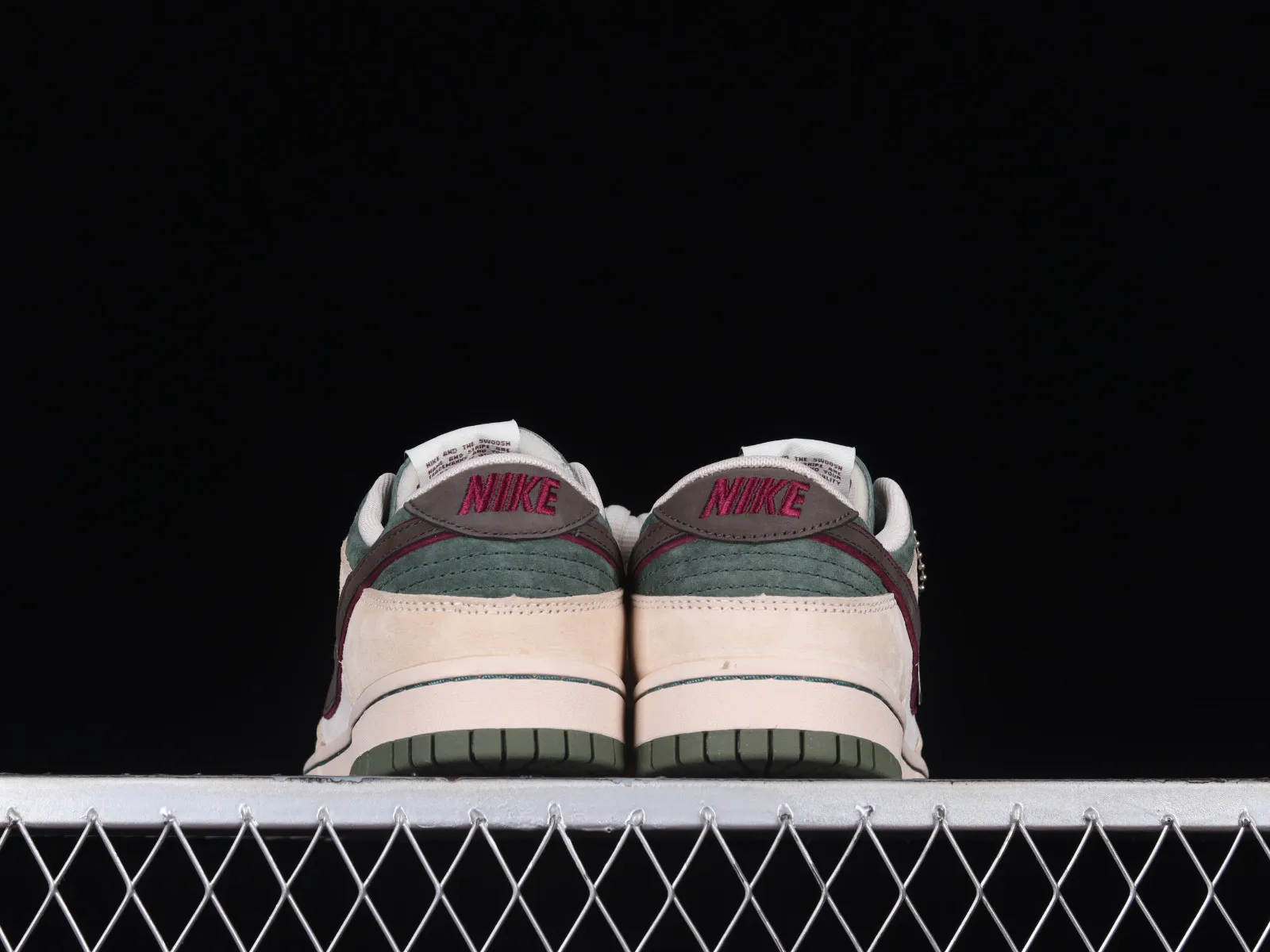 Otomo Katsuhiro x Nike SB Dunk Low Steamboy OST Green Dark Red LF0039-029