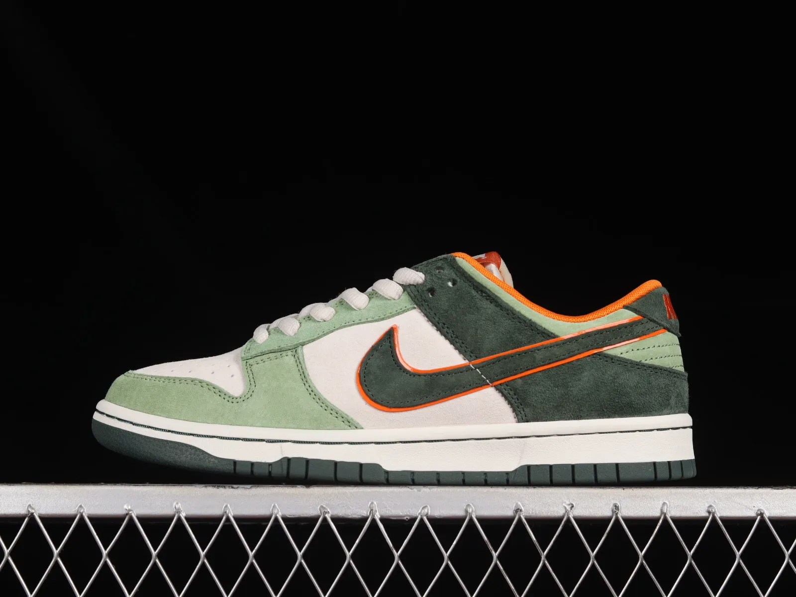 Otomo Katsuhiro x Nike SB Dunk Low Steamboy OST Green Orange LF0039-024