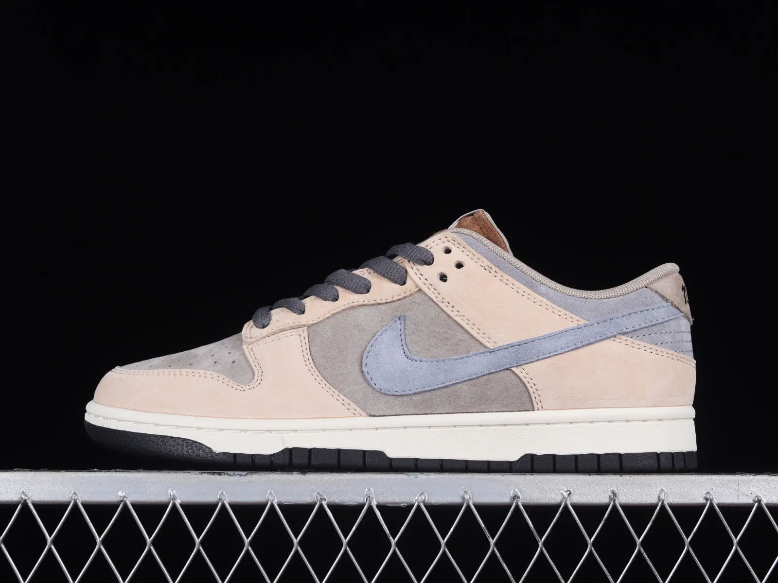 Otomo Katsuhiro x Nike SB Dunk Low Steamboy OST Grey Blue CV1026-052