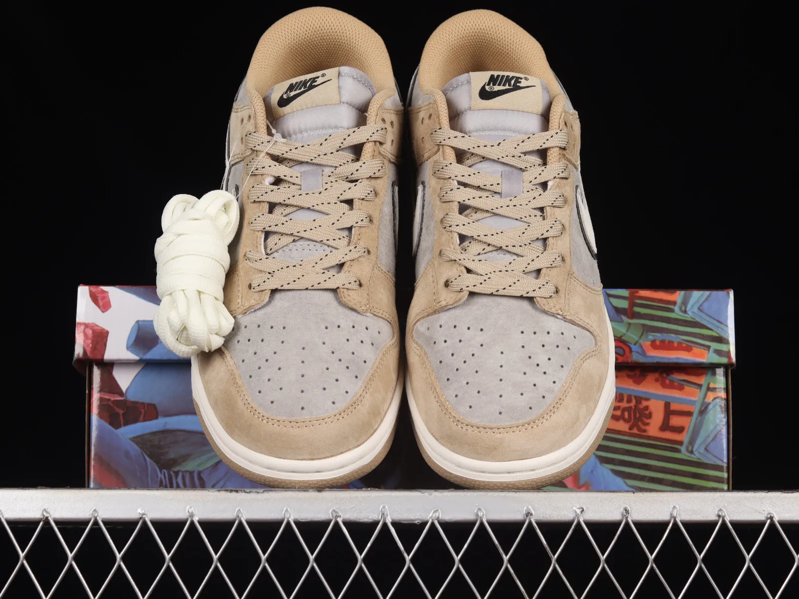 Otomo Katsuhiro x Nike SB Dunk Low Steamboy OST Light Tan Grey FF0918-018