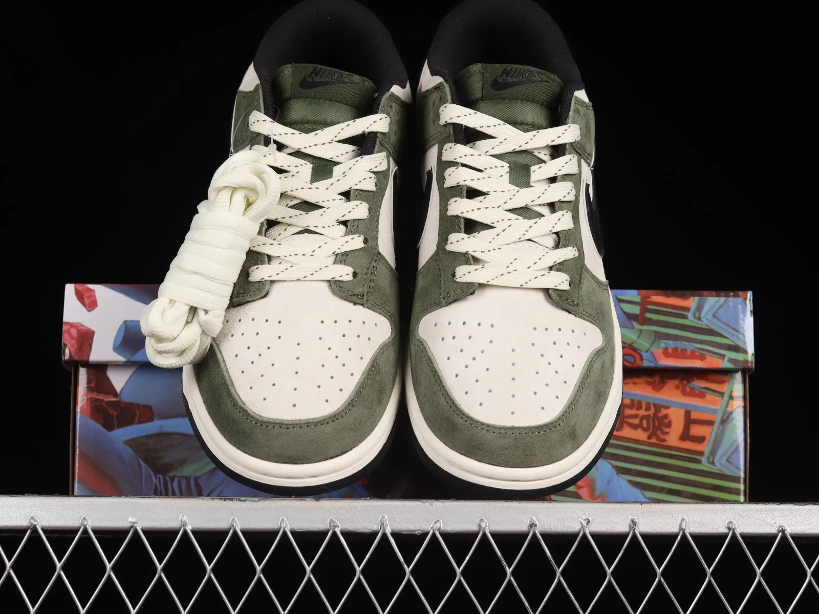 Otomo Katsuhiro x Nike SB Dunk Low Steamboy OST Olive Green Black FF0918-015